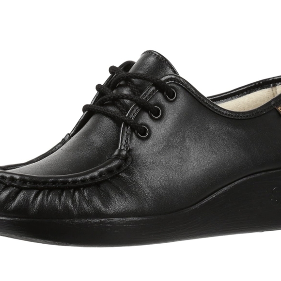 TrendAura Art Splicing Wedge Moccasins For Women In Black Faux Leather Polished Everyday Comfort main image 1